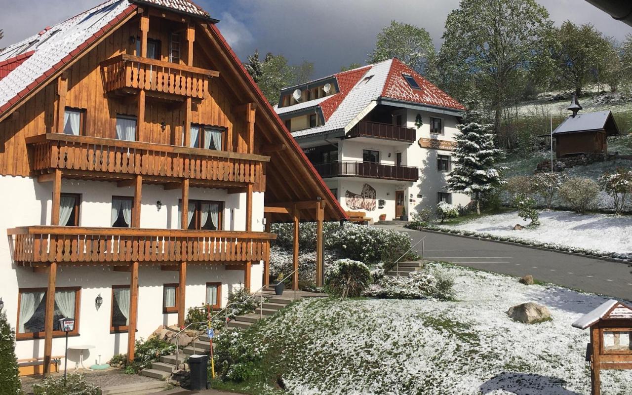 Schwarzwald-Hotel Kraeutle Feldberg  Exterior photo